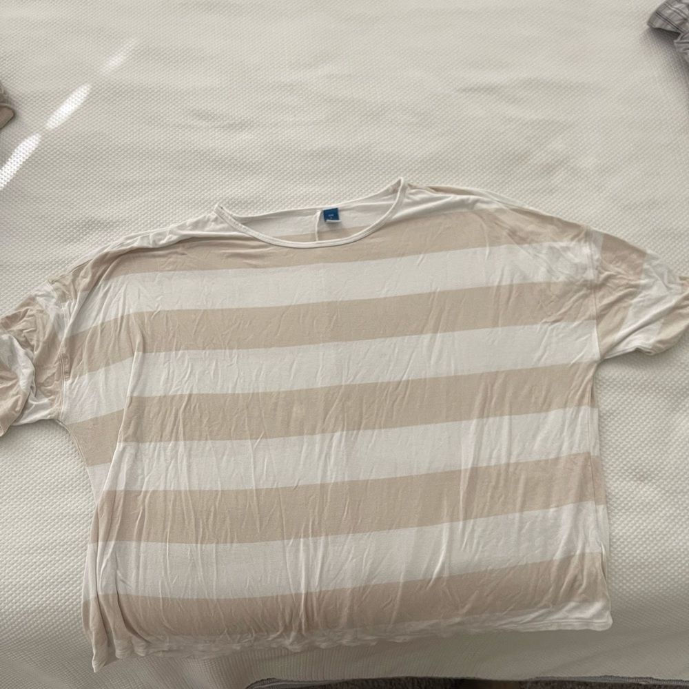 Womens buttery soft crop t shirt